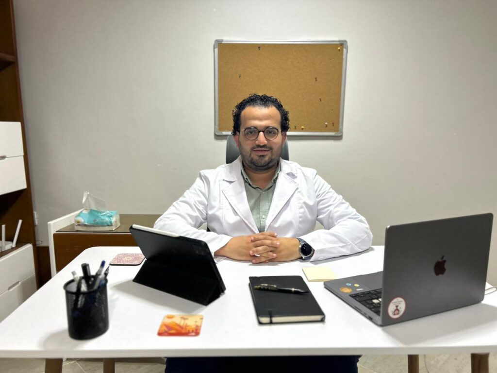 د. محمد عبد الغني أخصائي أمراض النساء والتوليد