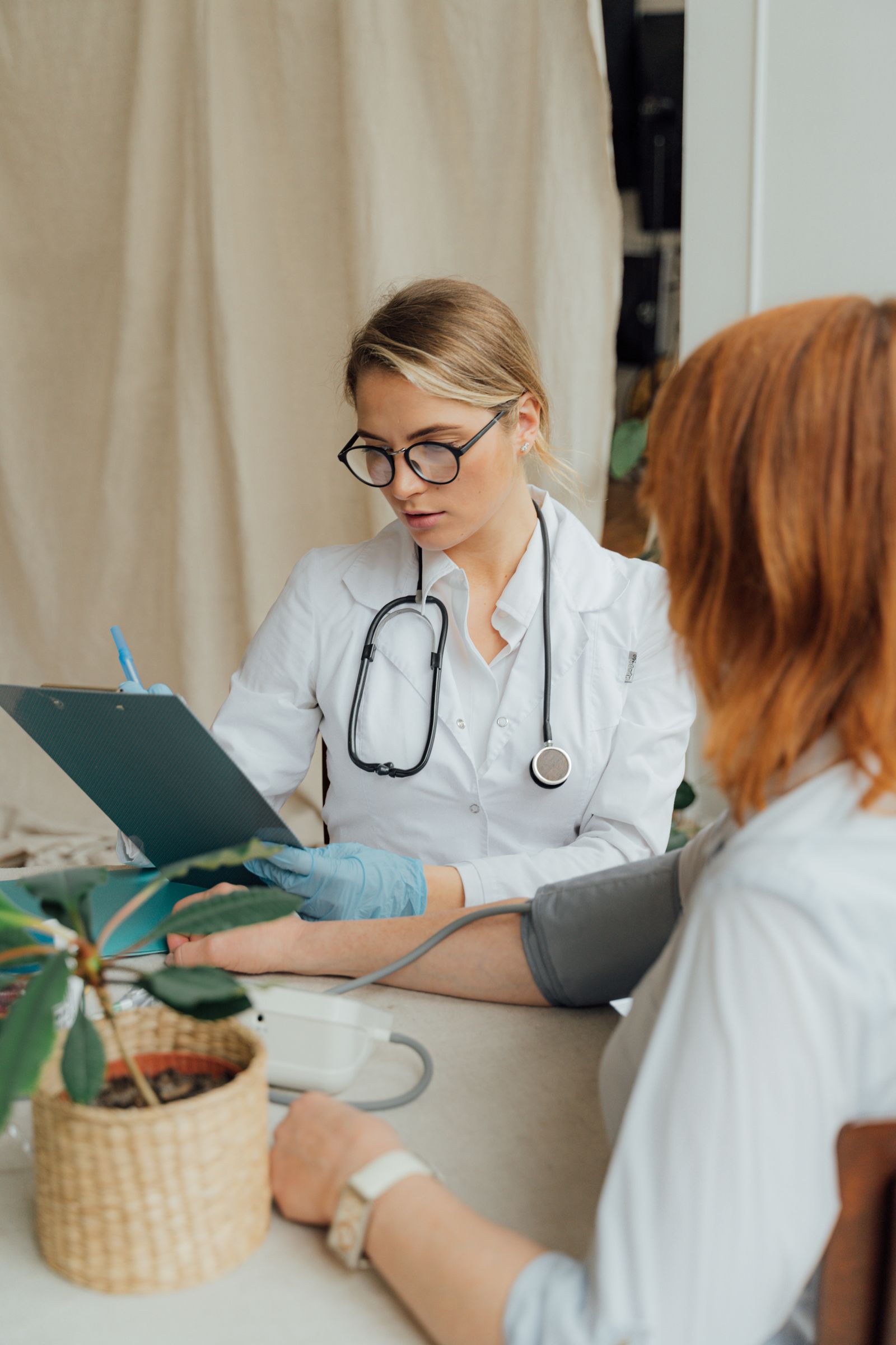 Pre-eclampsia: Warning Symptoms, Blood Pressure and Monitoring